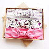 Three bows with bows with a gift box